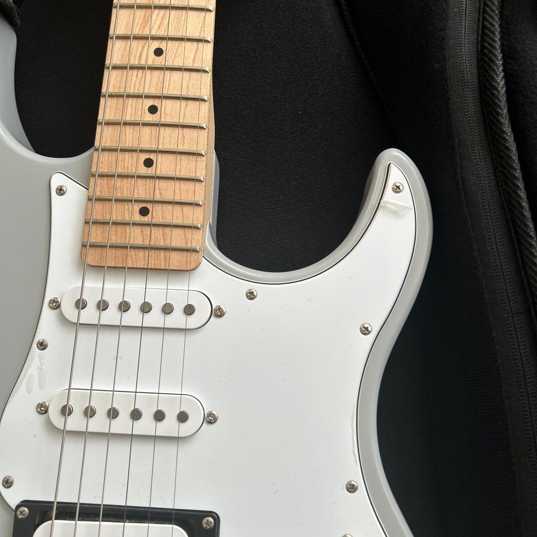 パシフィカ ギター グレー フェンダーピック