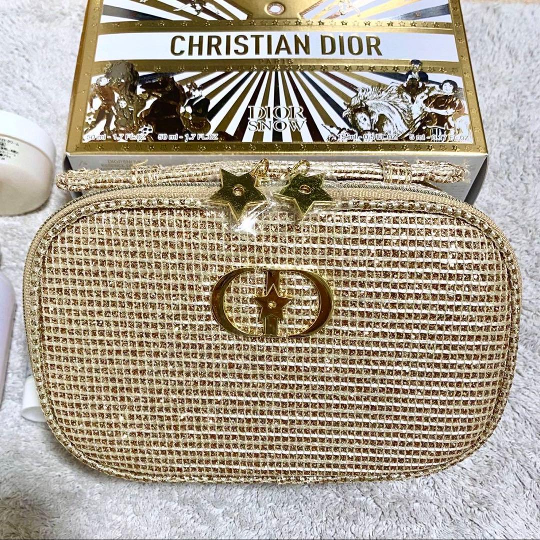 2025 ディオール スノー エッセンス ホリデー