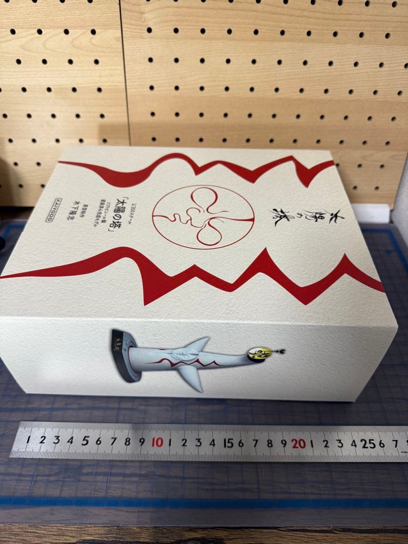 太陽の塔 1/350 ソフトビニール製塗装済完成モデル