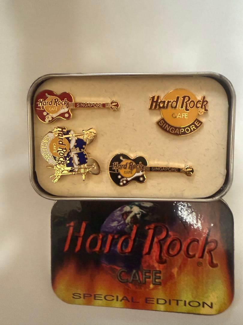 レア】ハードロックカフェ ピンバッジ 49個セット