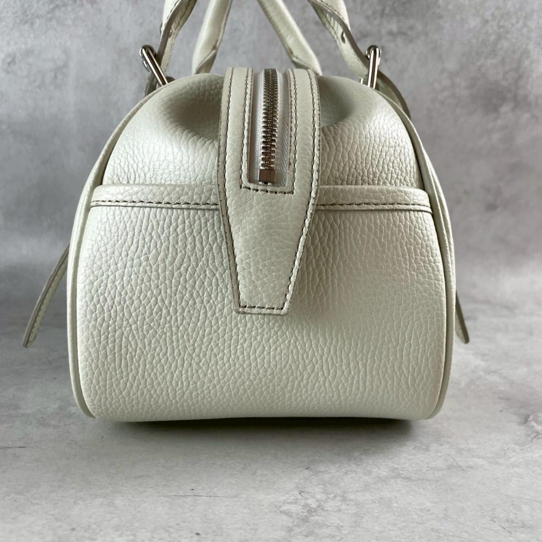 極美品✨ BURBERRY バーバリー ノバチェック レザー ハンドバッグ 白