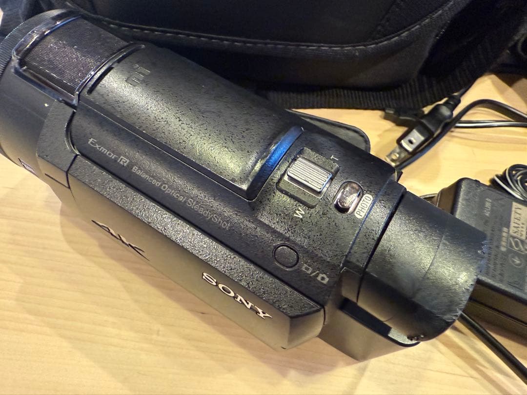 SONY FDR-AX60 4Kビデオカメラ 本体とケース・ストラップ付き