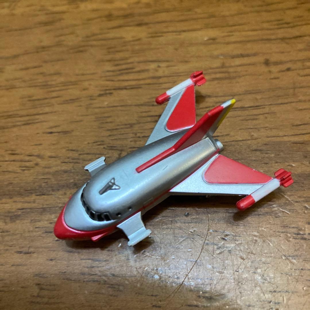 ウルトラマンシリーズ 飛行機型フィギュア 約5cm
