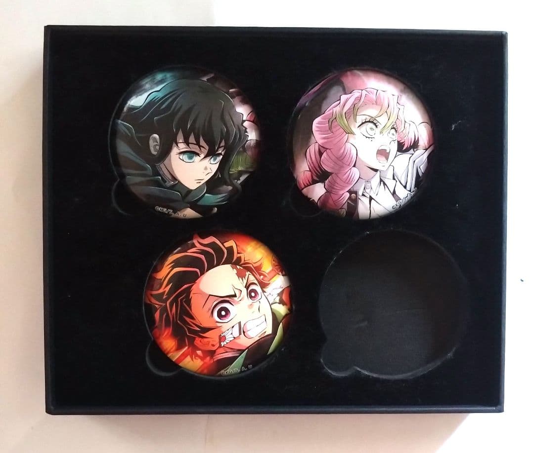 鬼滅の刃 竈門炭治郎 時透無一郎 甘露寺蜜璃 缶バッジ 3個セット resize_image.php?image=