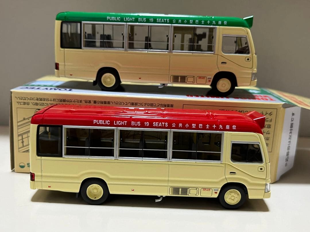 トミカリミテッドビンテージネオ　香港小巴　ミニバス二台