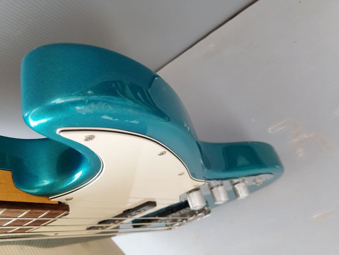 Bacchus（バッカス）のジャズベースタイプのエレキベース(あ84)