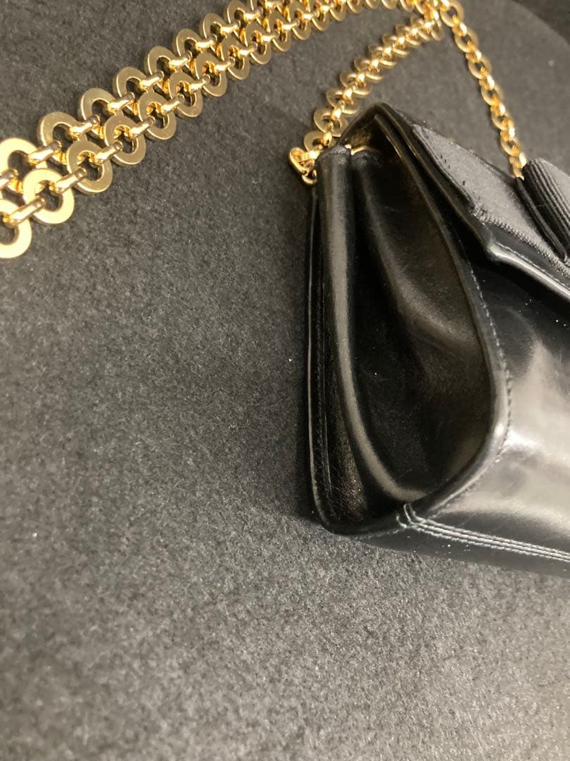 美品　フェラガモ　ショルダーバッグ　チェーン　ヴァラリボン　リザード型押し　黒⭐︎