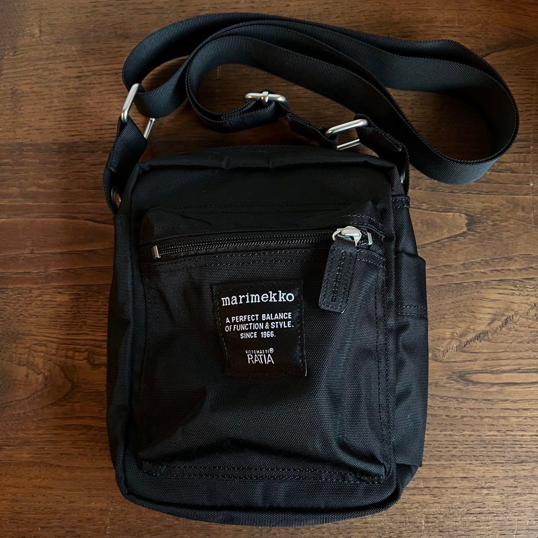 marimekkoマリメッコ Cash&Carryショルダーバッグ サコッシュ