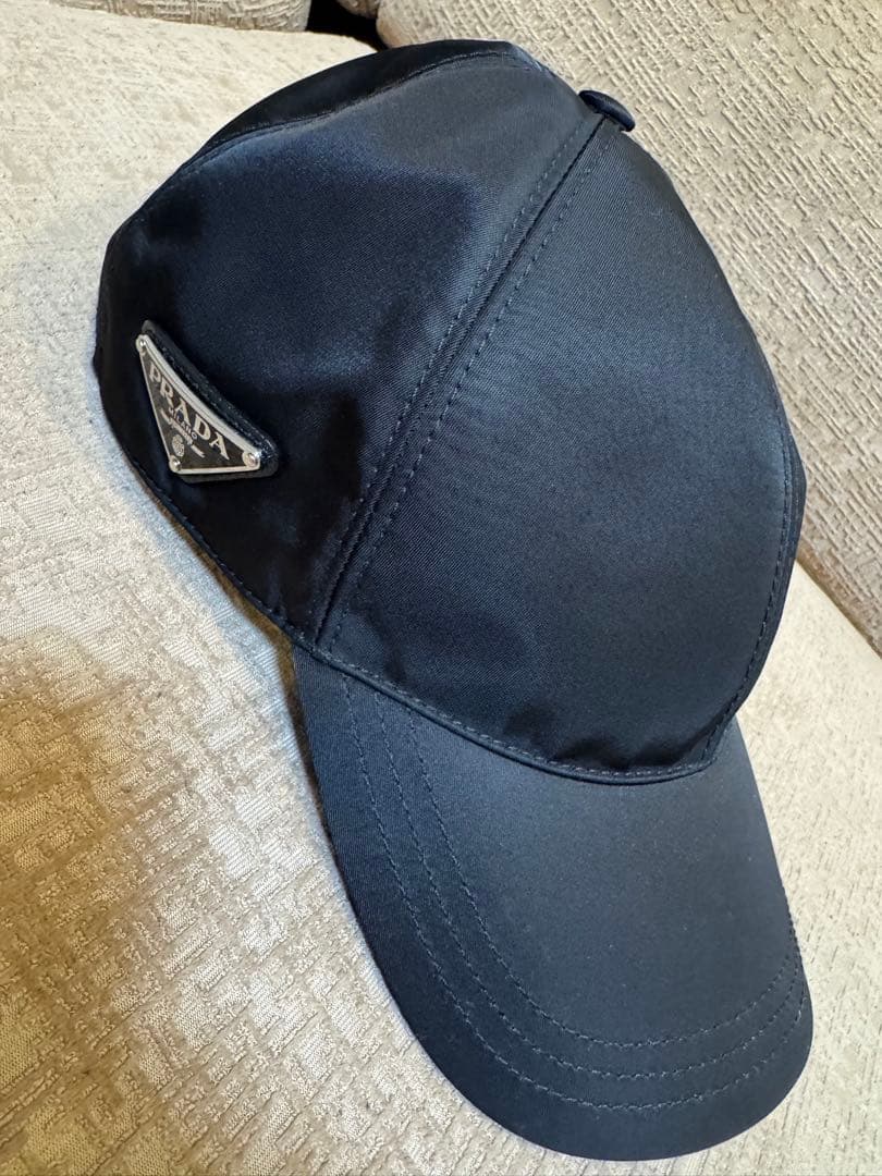 PRADA キャップ　箱無し　早い者勝ち 早い者勝ちPRADAキャップ - メルカリ