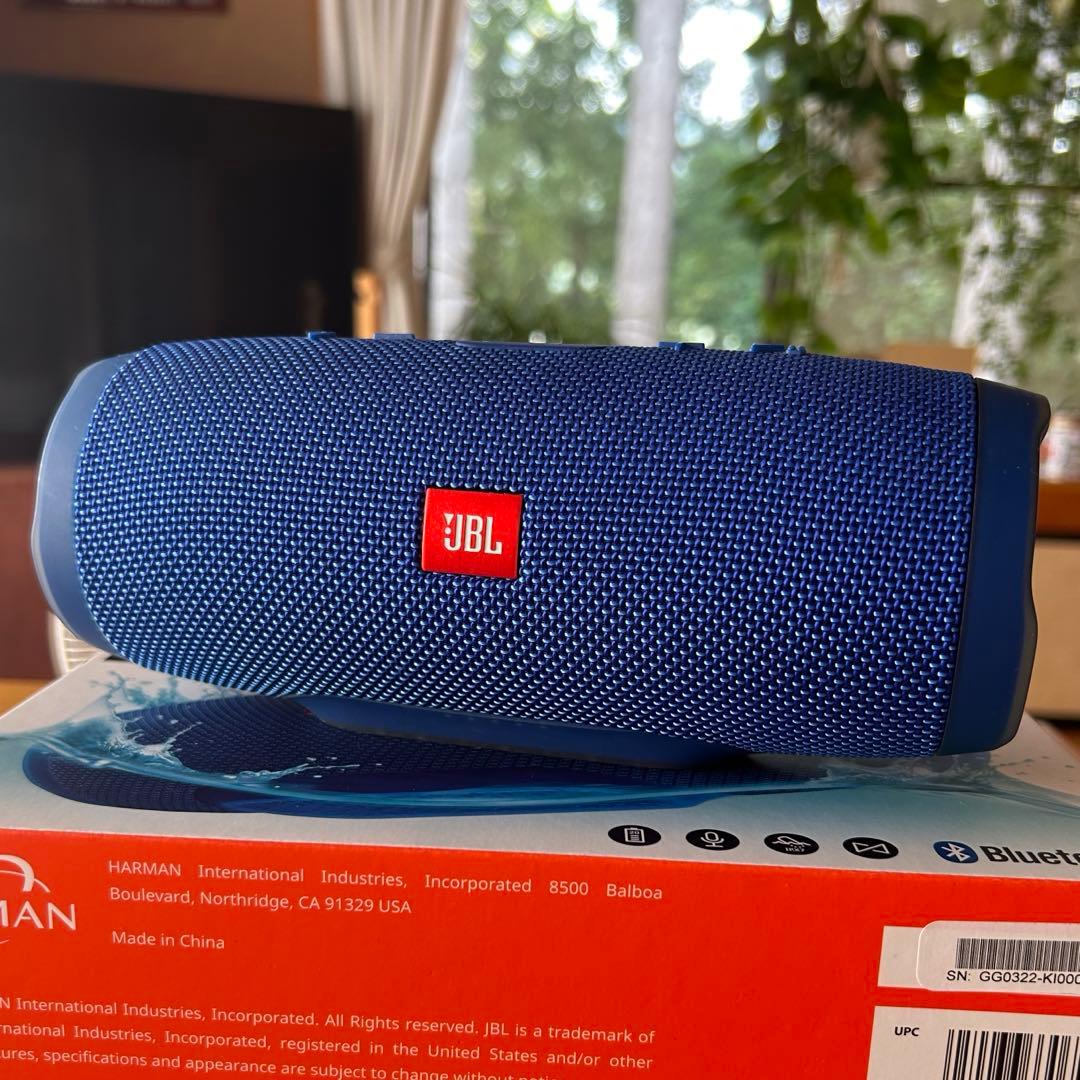 《送料込》JBLスピーカー charge３