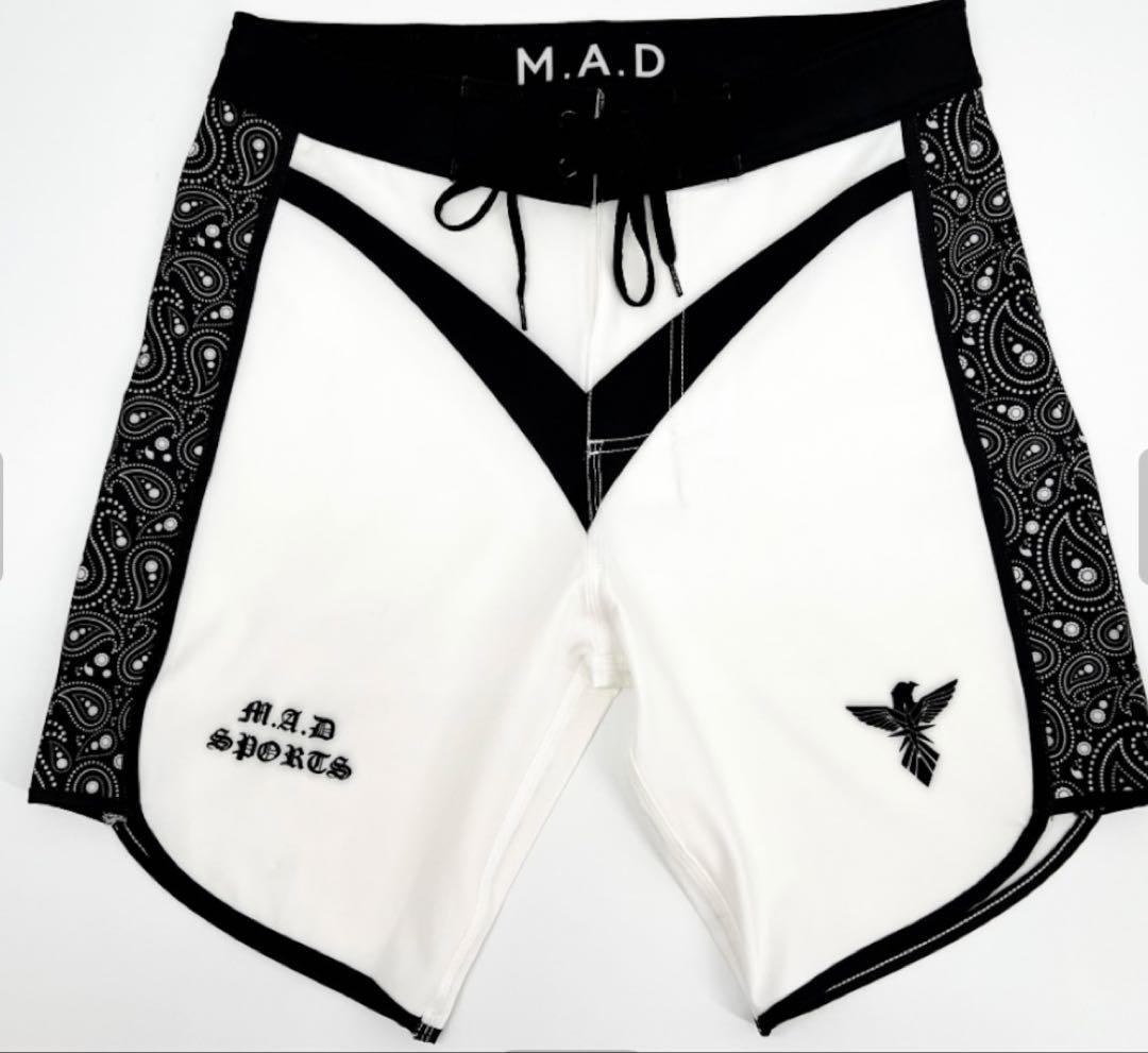 M.A.D SPORTS バンダナ柄　ボードショーツ M.A.D SPORTS バンダナ柄 ボードショーツ M.A.D SPORTS バンダナ柄