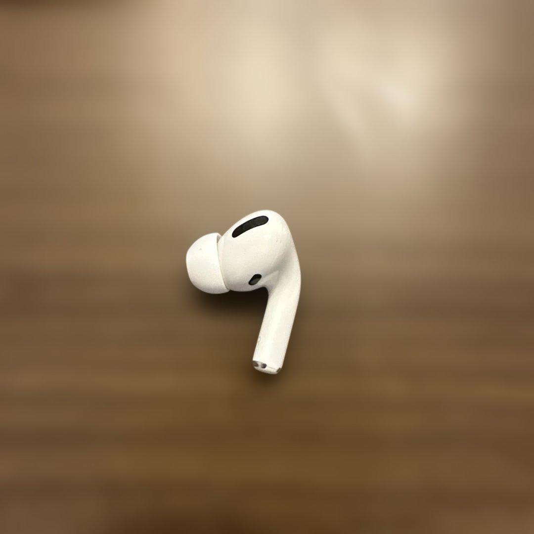 AirPods Pro 本体 片耳充電ケース付き ホワイト 右耳 ケース付き