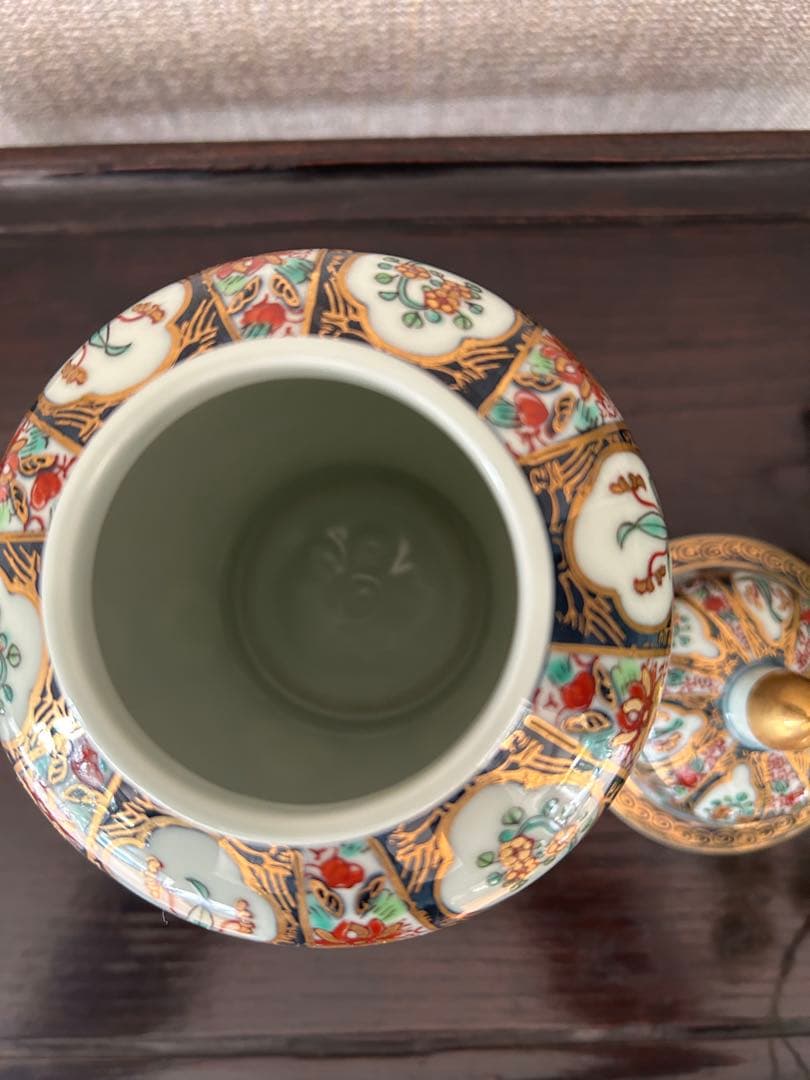 有田焼 古伊万里更紗 沈香壺 飾り壺 金彩多色花柄 箱あり - メルカリ