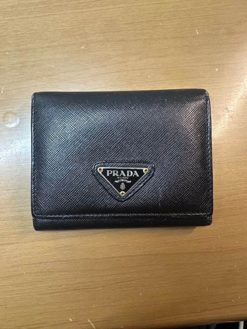 PRADA 三つ折り財布 ブラック