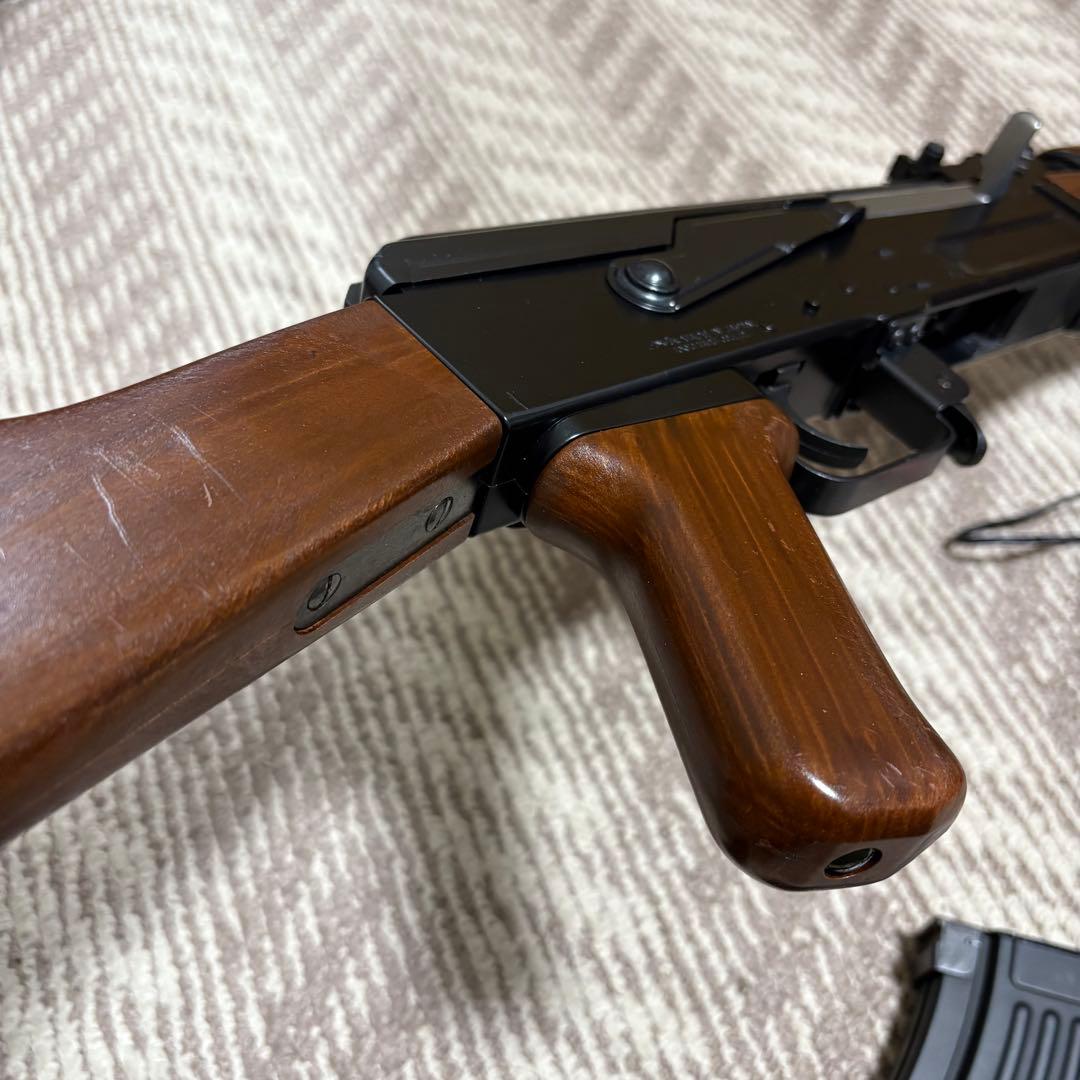 東京マルイ　AK47 スタンダード電動ガン　バッテリー、マガジン付き