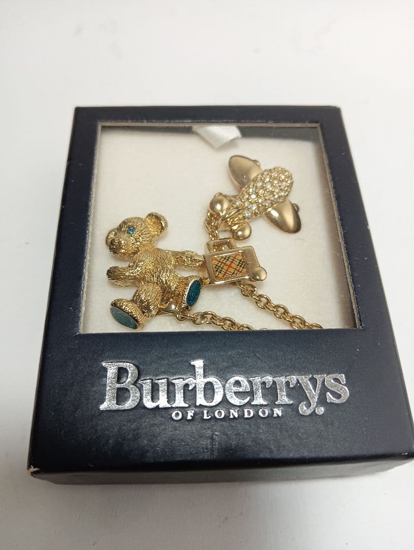 BURBERRY バーバリー ピンバッジ JAL 限定 希少 ベア