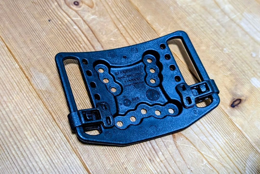 グロック17　+　(実物)BHI CQCホルスター