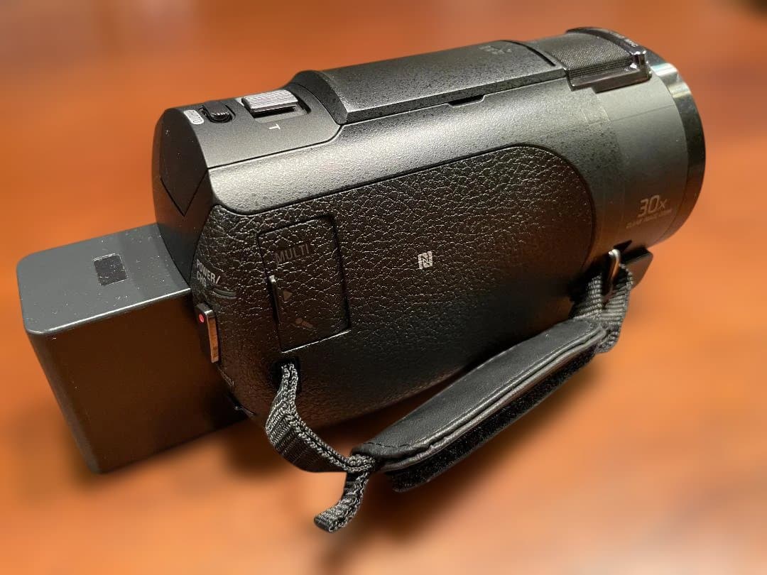 【値引中】SONY FDR-AX45 本体 + 三脚 + バッグ + SDカード