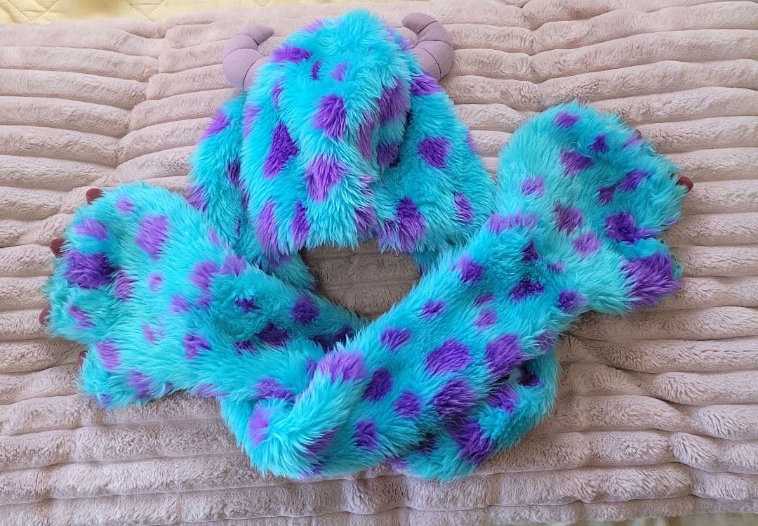 ディズニー　サリー　ティガー　手袋　マフラーキャップ　ファンキャップ　帽子　2個