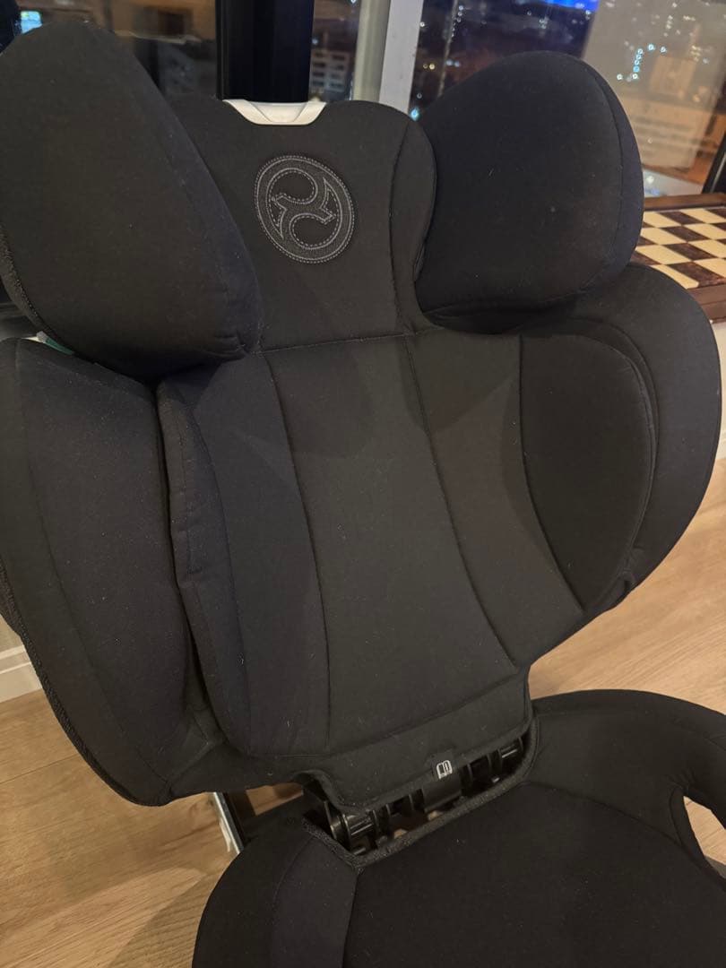 Cybex ブラック チャイルドシート ヘッドサポート付き