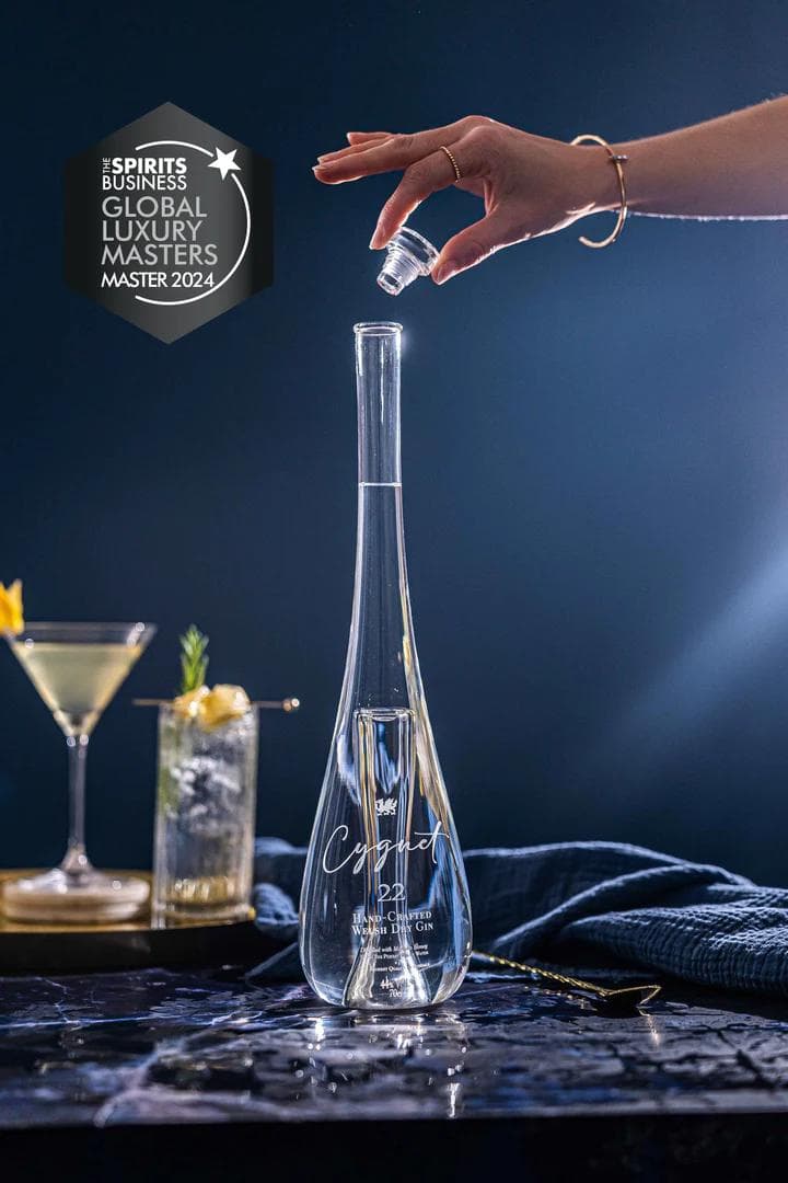 希少/未開封]Cygnet 22 Gin – 世界最高級クラフトジン-1点のみ - メルカリ