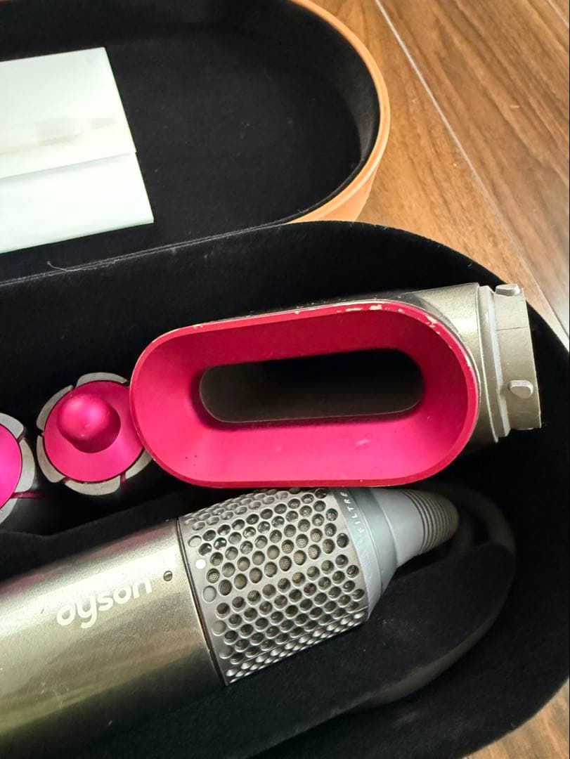 Dyson Airwrap Volume + Shape 専用ケース付き