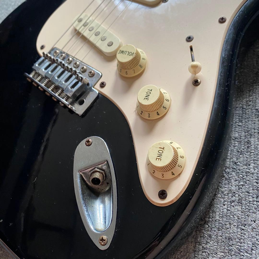 ブラック ストラトキャスター 社ロゴ付きノーブランド ブラッキー ビンテージ