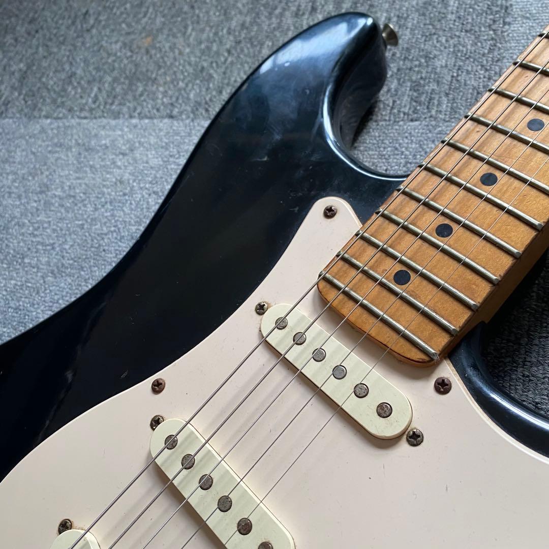 ブラック ストラトキャスター 社ロゴ付きノーブランド ブラッキー ビンテージ