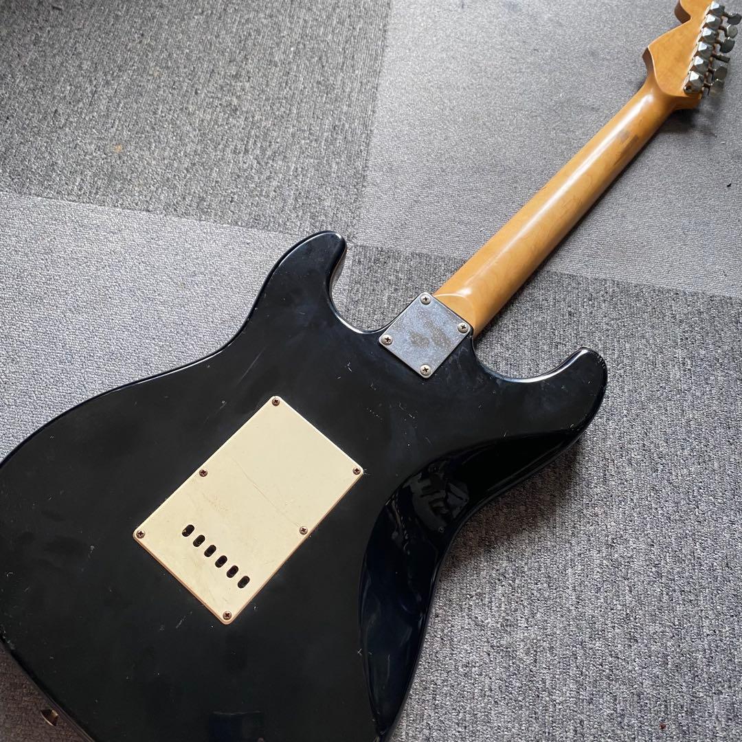 ブラック ストラトキャスター 社ロゴ付きノーブランド ブラッキー ビンテージ