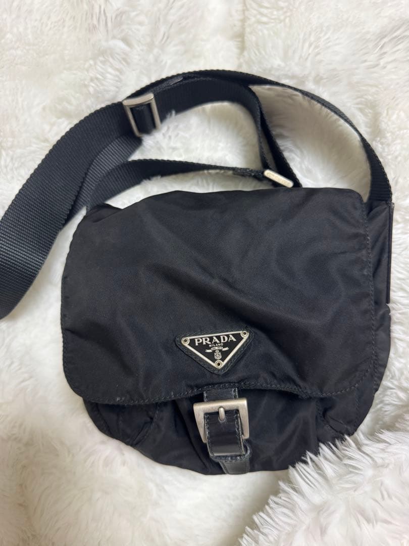 PRADA ブラック ショルダーバッグ