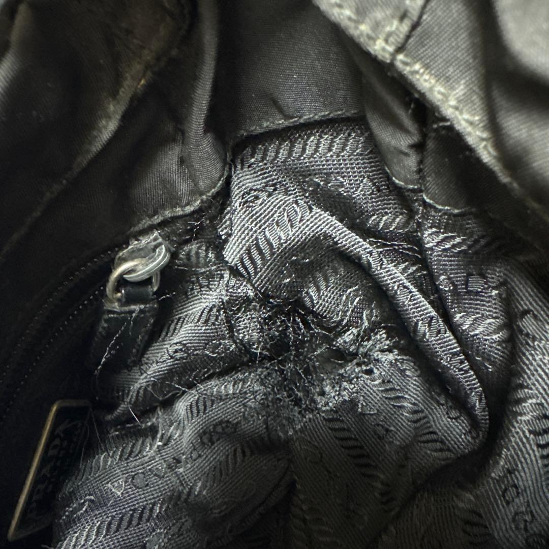 PRADA ブラック ショルダーバッグ