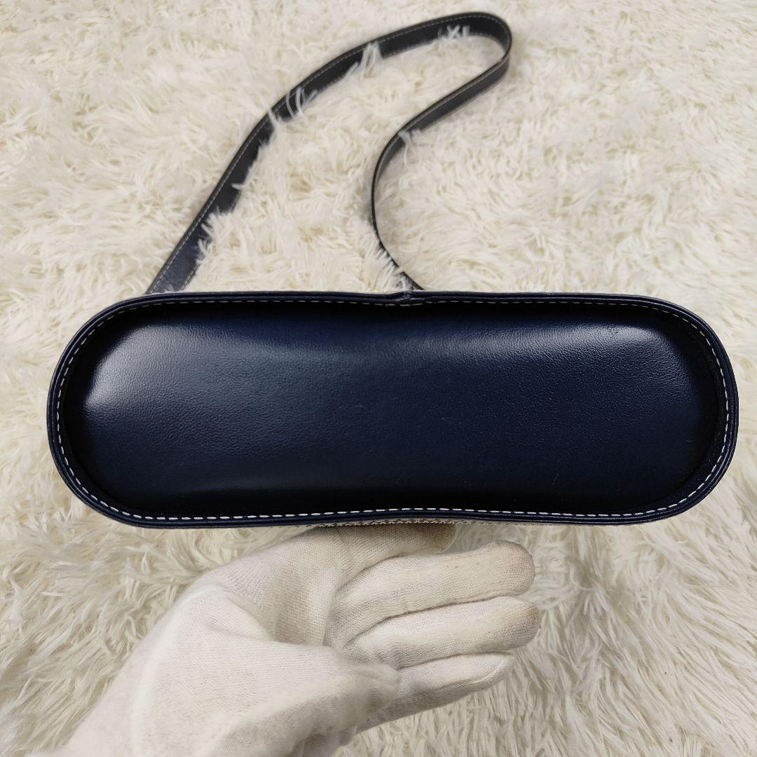 本日限定価格　イブサンローラン Yカット 型抜き ショルダーバッグ 肩掛け