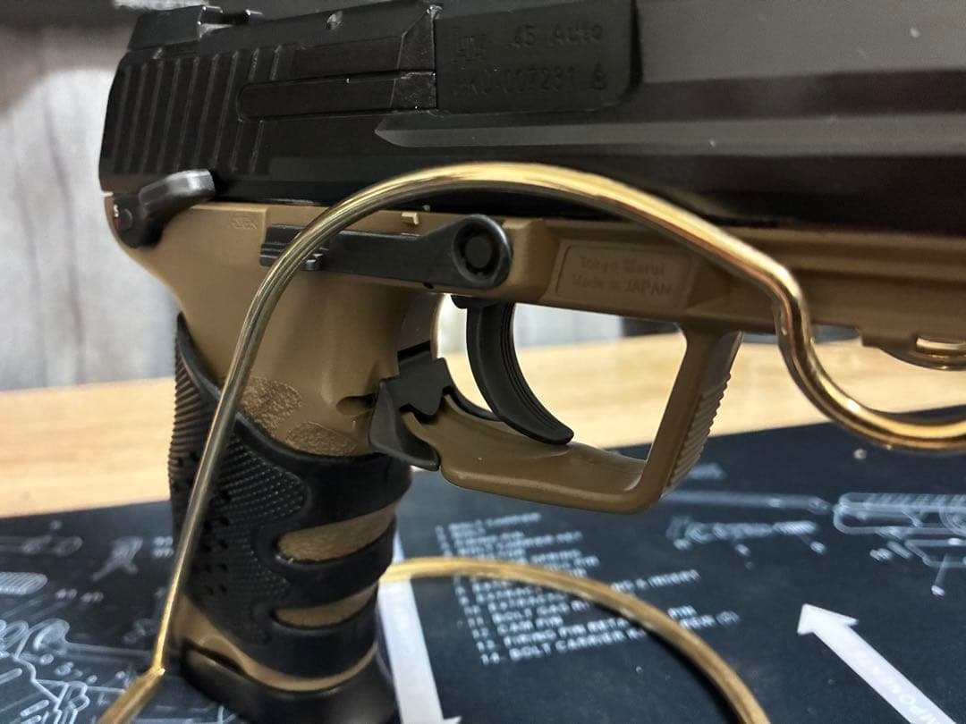 東京マルイ製 HK45 タクティカル（FDEカラー）、 サブマガジン2個付き