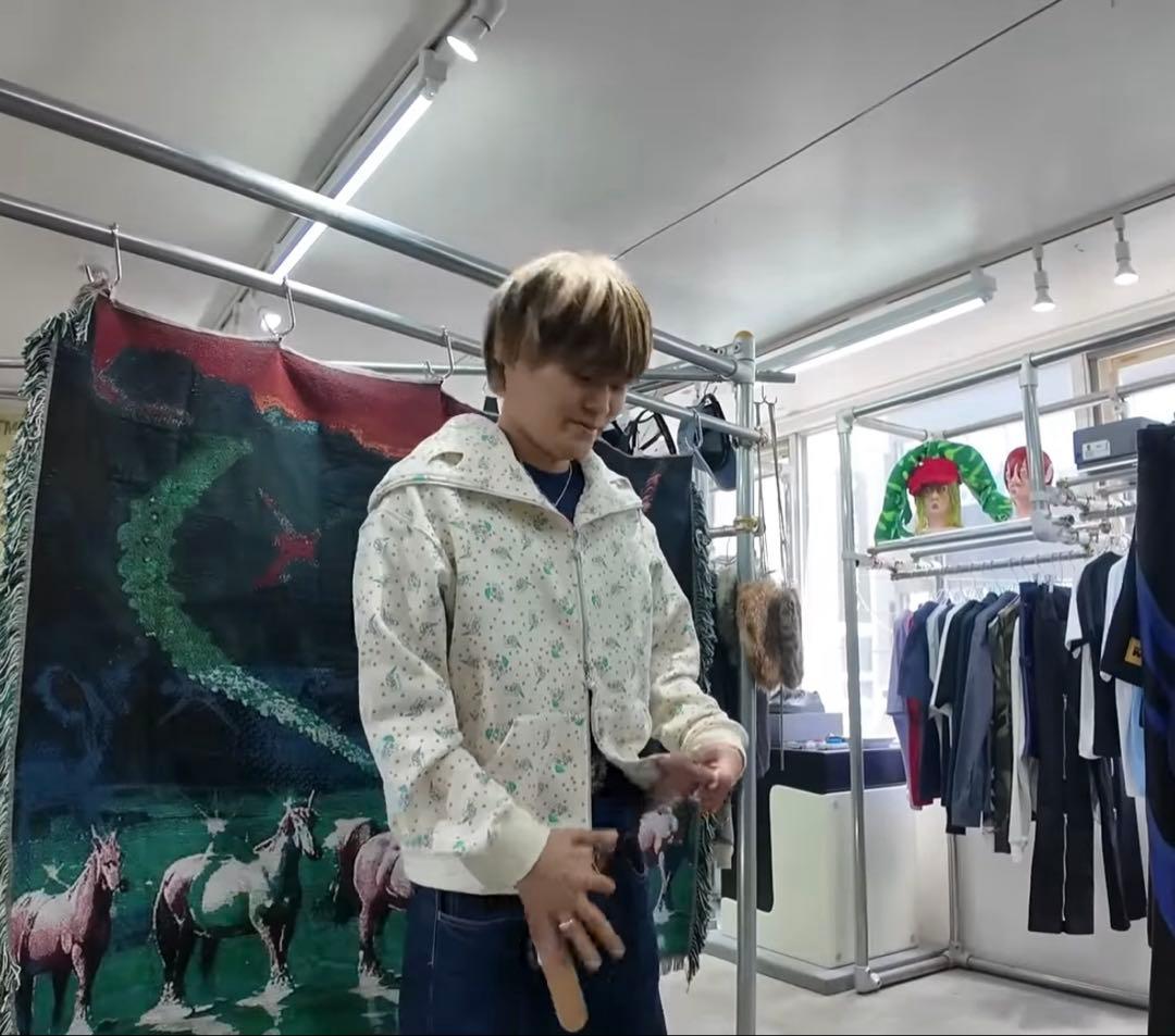 ashley williams I heart me バタフライフーディー 総柄