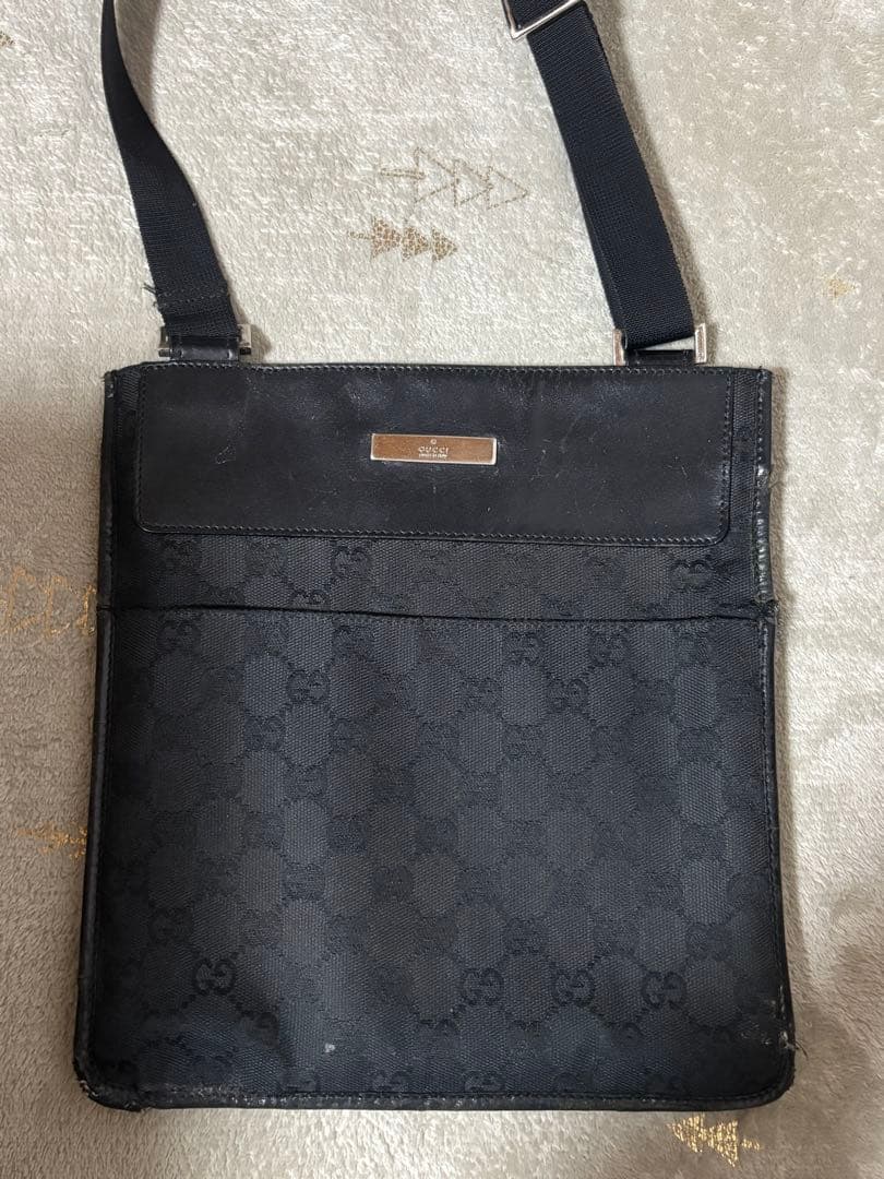 GUCCI ブラック ショルダーバッグ