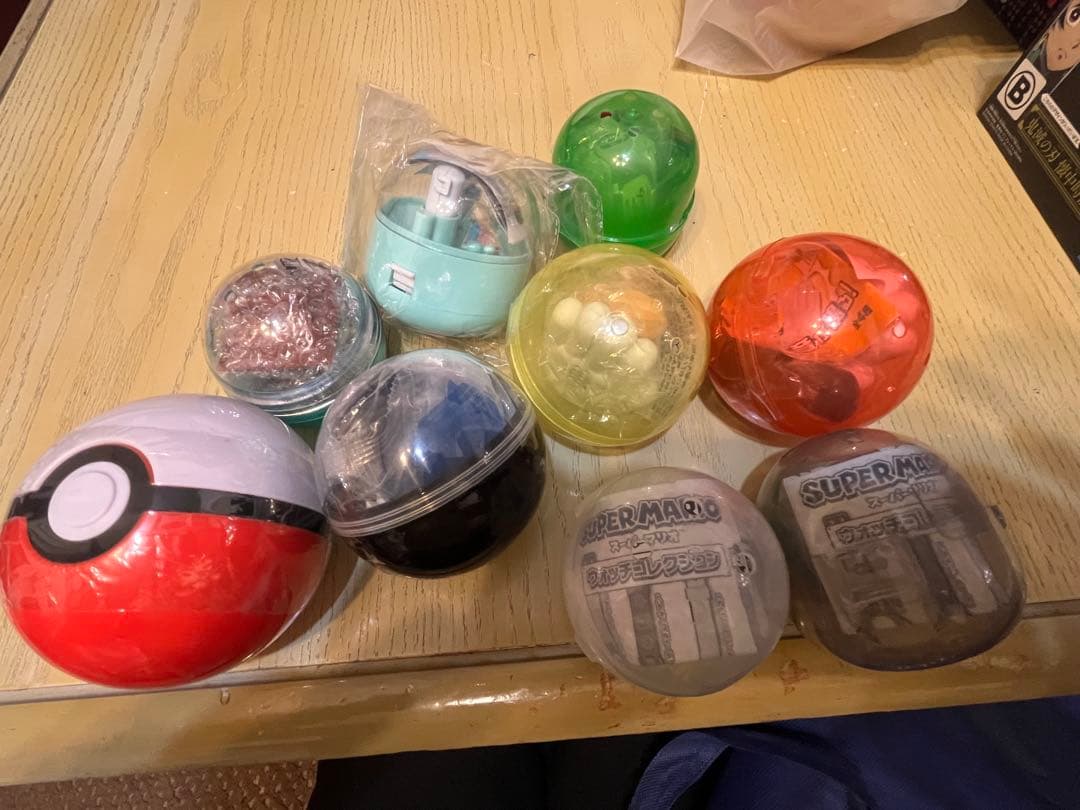 ポケモン、マリオ、遊戯王、カードゲーム、鬼滅の刃、等20点以上の色々まとめ売り！