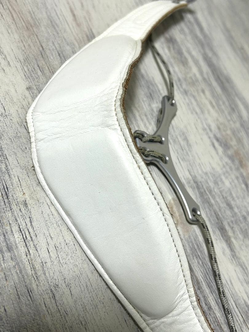 ホワイト レザー サックスストラップ　B.Air