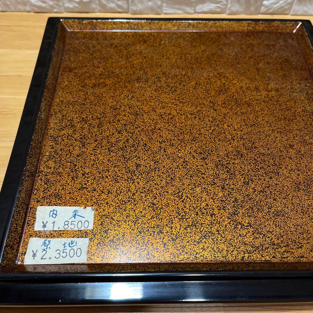 未使用 能登輪島塗 家紋入 黒漆塗り重箱 金色の花紋 丸に横