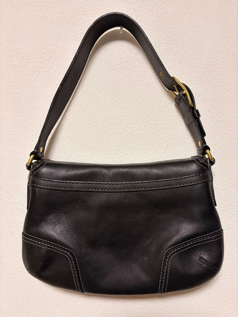 COACH 希少美品　黒レザーバンドバッグ フラップ式