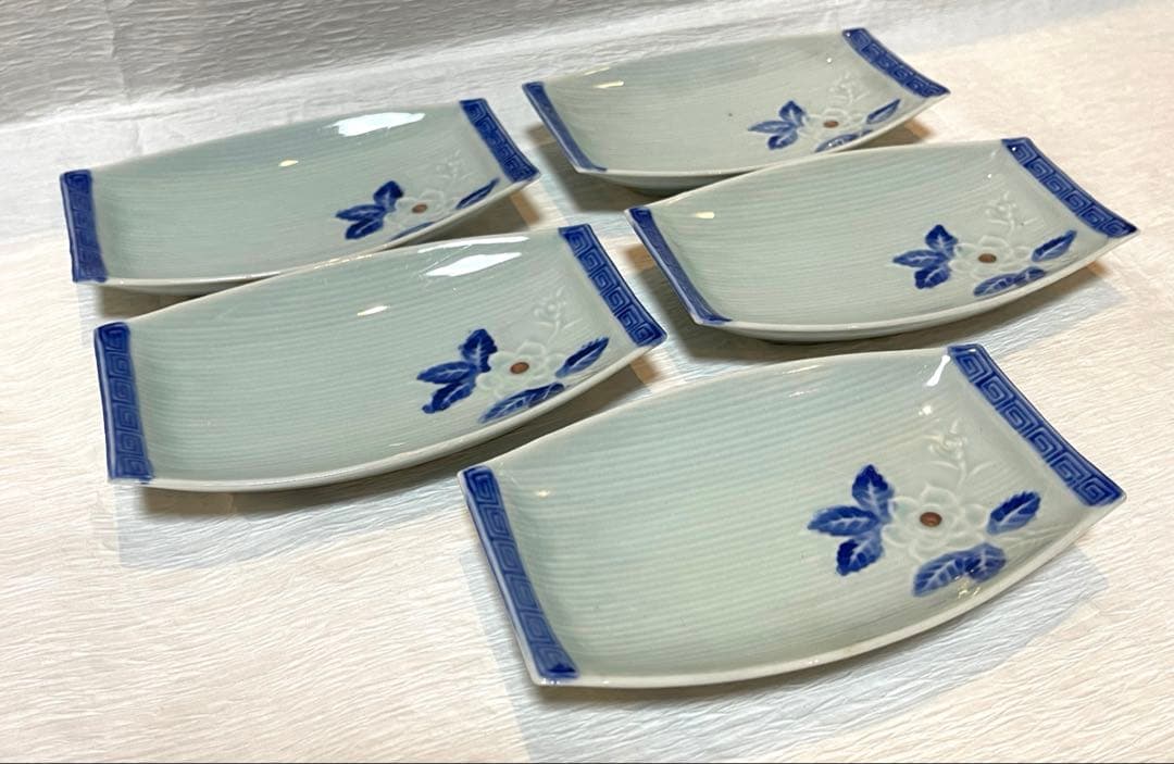 船形皿 青と白の花模様の皿 5枚セット196 - メルカリ