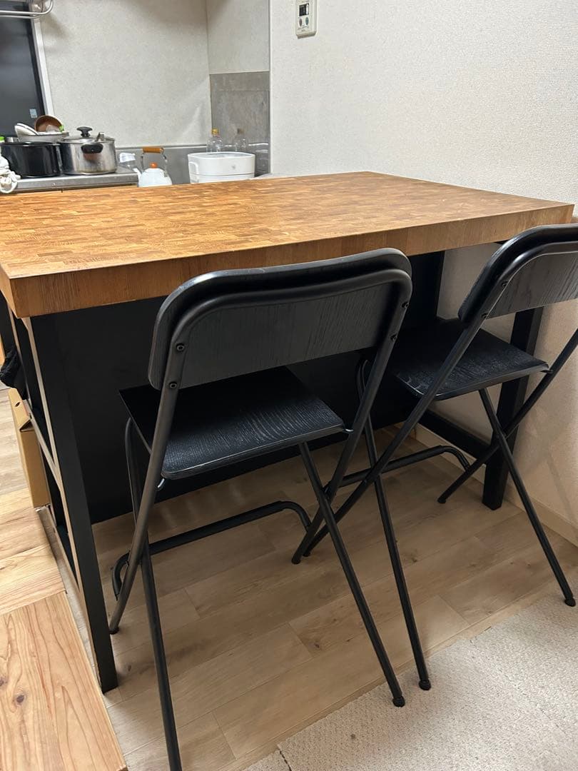 VADHOLMA / IKEA テーブル　お値引きしました！
