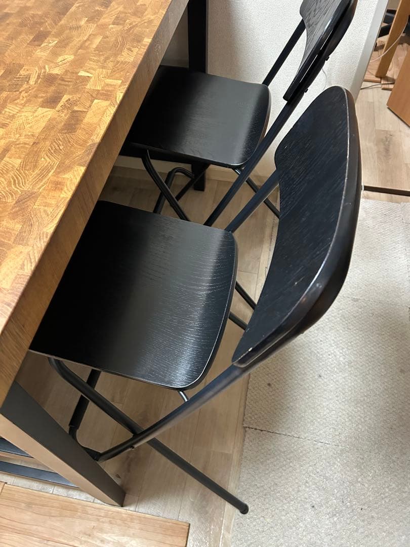 VADHOLMA / IKEA テーブル　お値引きしました！