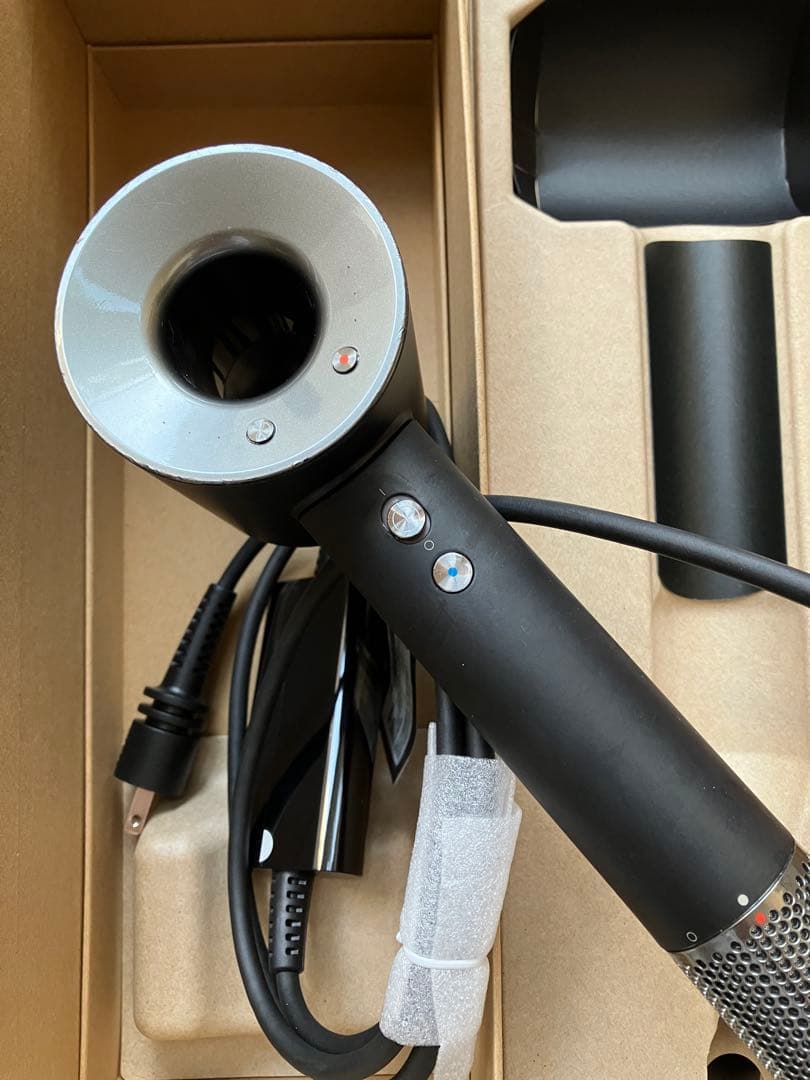 ダイソン　ドライヤー　HD08 ブラック