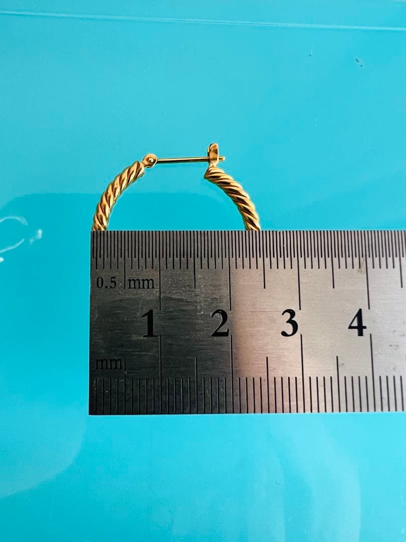 k18 ピアス　片耳のみ　2.18g