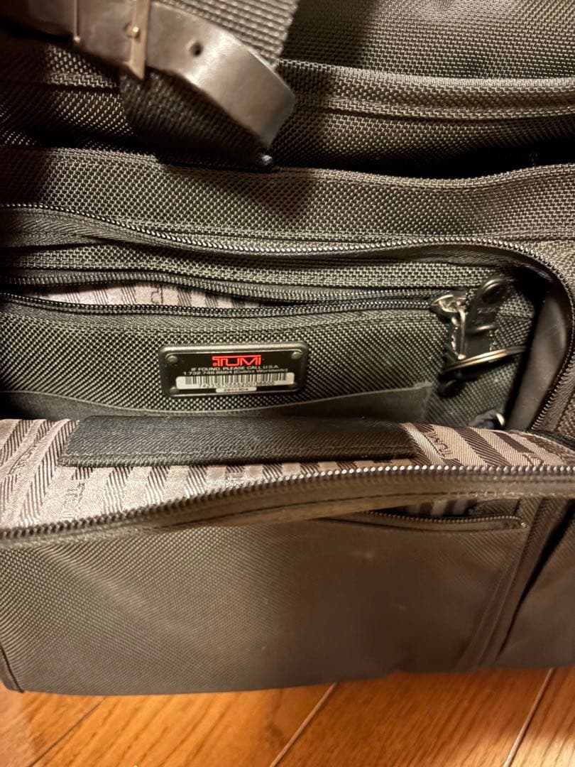 TUMI 黒 ビジネスキャリー トゥミ キャリーオンバッグ26003D4