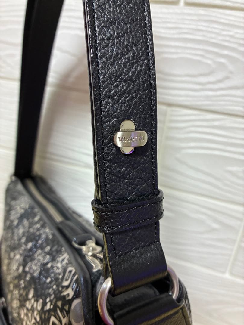 極美品　印傳屋 リカレア 雪の結晶　ショルダーバッグ