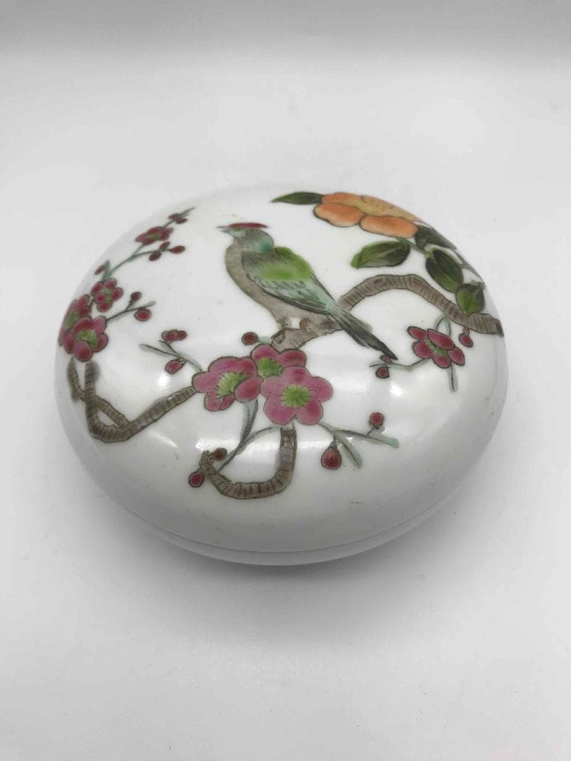 清乾隆時代　粉彩虎溪三笑文香盒 印泥合子 人物印泥盒 香合 文房具(F-48) 清乾隆時代 粉彩虎溪三笑文香盒 印泥合子 人物印泥盒