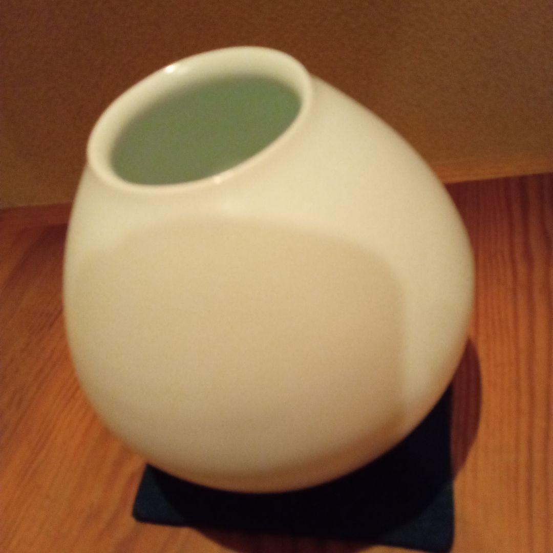 【真作】白瓷壺　前田昭博