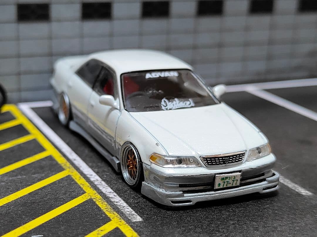 トミカ改造 トヨタ マークII 純正エアロ ツートン 白銀 深リムホットウィール