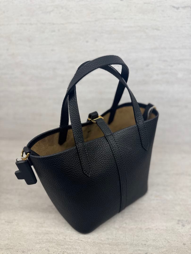 〈新品〉CHARLES & KEITH Beryl バスケットバッグ 黒